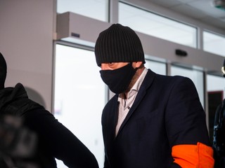 Neprítomnosť exsiskára na súde ho stála 300 eur. Pojednávanie opäť odročili