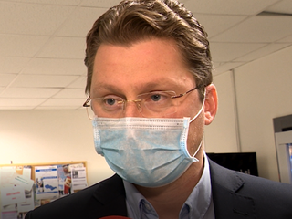 Lekár Visolajský: Ak sa bude testovať dva až trikrát týždenne, antigénové testovanie má zmysel