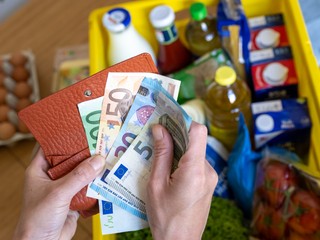 Inflácia spomaľuje svoje tempo. Zlacnela dôležitá súčasť každej kuchyne