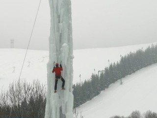 VIDEO: Oravskí chlapi trénujú nielen v posilňovni, ale aj na ľadovej veži