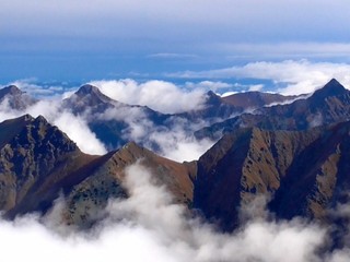 Vo Vysokých Tatrách akoby sa s turistami roztrhlo vrece. Náš redaktor vám ukáže tiché miesta bez nich