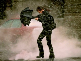 SHMÚ vydal výstrahu 2. stupňa pred silným vetrom