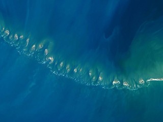 Postavila tento takmer 2 milióny rokov starý most plávajúci na oceáne iná civilizácia? Existuje v rozpore s evolúciou