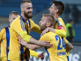 HUSTE.tv: V Dunajskej Strede šláger 5. kola