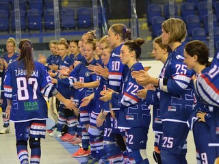 Každé víťazstvo sa rodí ťažko, ale tím si pomáhal. Zhodujú sa bronzové hokejbalistky