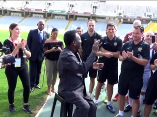 Slováci sa stretli s futbalovou legendou. Pelé je pre nich Boh