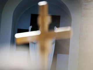 Arcibiskup tajil sexuálne zneužívanie detí, hrozia mu dva roky