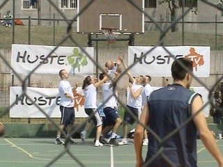 Dnes štyri husté zápasy – hokejové finále s duom komentátorov