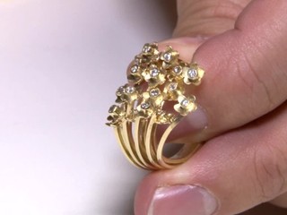 Posolené diamanty sú aj na Slovensku. V Trenčíne našli falošný prsteň