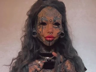 Modelka po tetovaní očí oslepla: Ničoho neľutuje