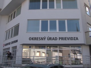 Zneužil právomoc verejného činiteľa: Pozemky mal prideliť niekomu, komu nepatria