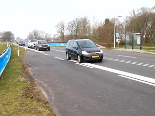 Pri jazde nad povolený limit v obci začne hrať hymna, obyvateľom už lezie na nervy