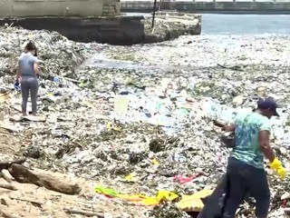 More plné plastov. Pohľad na vlny v Dominikánskej republike, trhá srdce