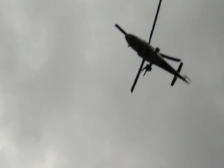 Pád vrtuľníka neprežil nikto okrem dieťaťa