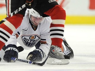 Carolina konečne po 14 prehrách zvíťazila, štvrtý triumf Atlanty v rade