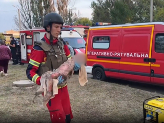 Na Charkov dopadla balistická raketa. Záchranári už nedokázali dievčatku († 1,5) pomôcť