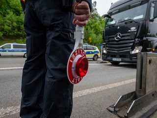 Nemecko posilňuje kontrolu na hraniciach. Nevpustia nikoho bez dokladov, ani žiadateľov o azyl