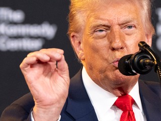 Trump sa hnevá, že Biden nepovolil Kyjevu útočiť na Rusko