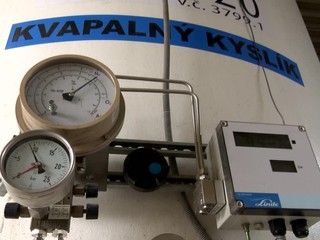 V žilinskej nemocnici je stav naďalej kritický. Trištvrtina pacientov potrebuje kyslíkovú podporu