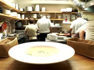 Gastro prevádzky budú od 3. januára otvorené. Pozrite sa, za akých podmienok