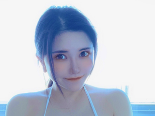 Nenávidela sa pre svoje obrovské prirodzené prsia: Jej fanúšikovia ju kvôli nim milujú!