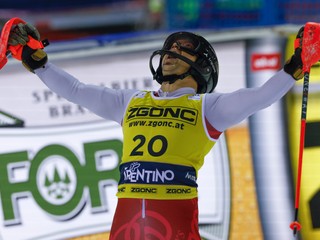 Bulhar Popov vyhral nočný slalom mužov v Madonna di Campiglio