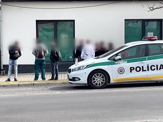 Mŕtva žena v dome: Miestni obyvatelia hovoria, že za jej smrť môže psychicky chorá dcéra