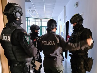 Európska únia navrhuje povinnosť policajtom nosiť kamery pri sebe. Chcú tak zabrániť pochybnostiam