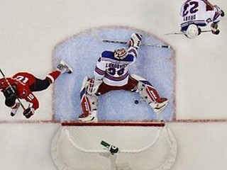 Chicago a Anaheim idú ďalej