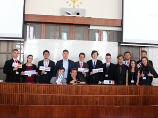 Ako pracujú poslanci v Európskom parlamente? Vyskúšajú si to stredoškoláci