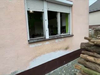 Zdrogovaný muž napadol mamu a babku. Pri zadržaní skolaboval, policajti sa ho snažili oživiť