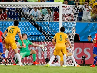 Čile sa s Austráliou natrápilo, vyhralo však 3:1