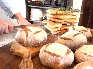 VIDEO: Najstaršia funkčná remeselná pekáreň na Slovensku opäť pečie