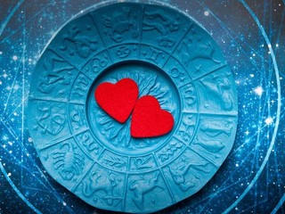 Veľký horoskop na MÁJ: Pre koho bude mesiacom lásky a kto zažije skôr sklamanie?