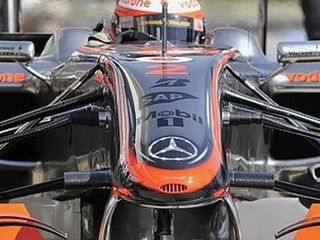 Prvý sezónny triumf Hamiltona