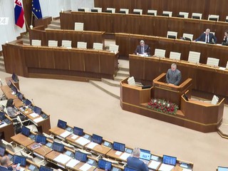 Parlamentná hodina otázok s premiérom Ficom
