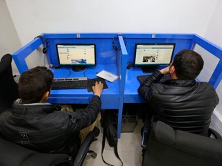 Taliban odrezal Afganistan od internetu pre boj proti „neresti“