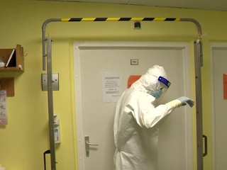 Podľa lekárky z prvej línie je zomieranie iba starých či chorých na Covid-19 mýtus