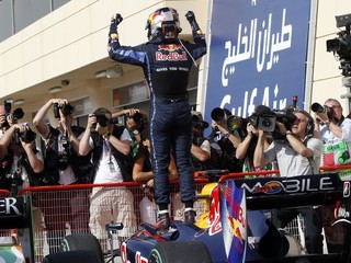 V kvalifikácii v Šanghaji najrýchlejší Nemec Vettel z Red Bullu