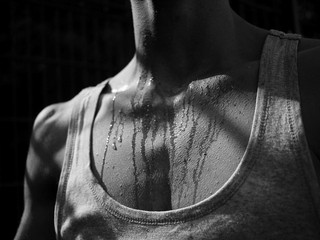 6 známych mýtov spojených s výberom parfumu