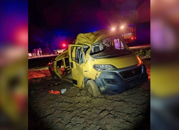 Vodič dodávky pri Kolárove zišiel mimo cestu, pri nehode zahynul