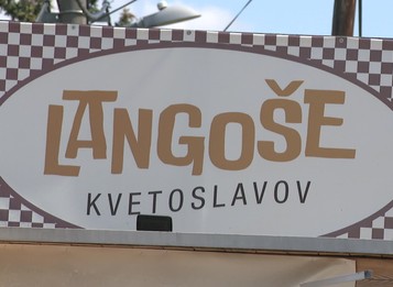 Predajca langošov dostal pokutu 1500 eur za chýbajúcu diakritiku. Finančná správa sa bráni