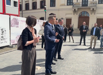 Historické gesto: Za Orbána sa tam ľudia nedostali. Nový premiér to mení