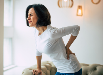 Bolievajú vás na jar kolená alebo chrbát? Zistite, čo sa deje s kĺbmi po zime