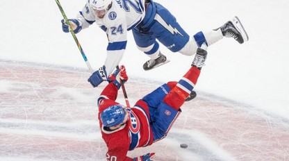 Bitka Slafkovského s Černákom začína odznova, Tampa vyrovnala sériu s Montrealom