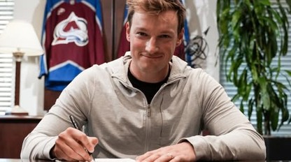 MAKAR najlepšie plateným hráčom NHL, podpísal gigantickú zmluvu