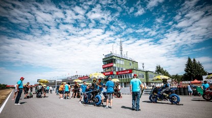 Mimoriadna tragédia na okruhu v Brne. Zomreli dvaja pretekári