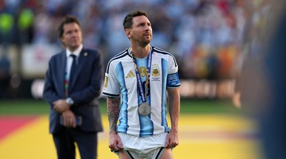 MESSI necestoval so spoluhráčmi, domov sa vrátil súkromným lietadlom