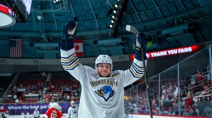 PEKARČÍK oslavuje postup do druhého kola play-off