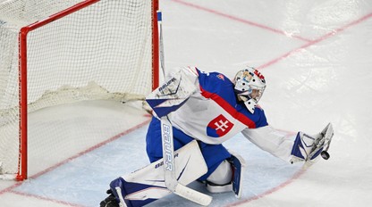 Lotyši znížili na 1:2, HRENÁK pustil za chrbát jeden puk